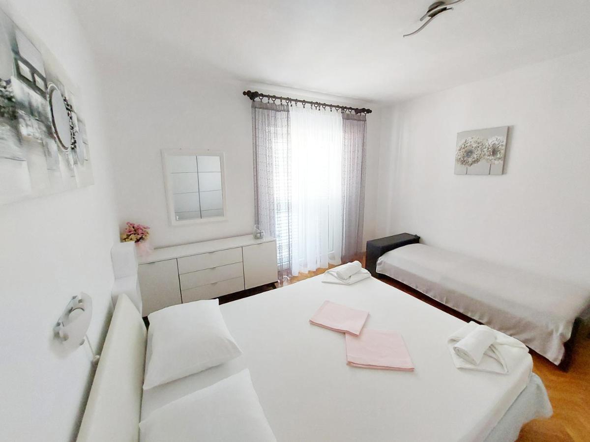 Apartment Eli Pag Town Exterior foto